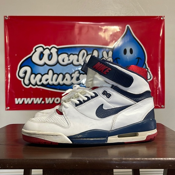 Vintage Nike shoes size 9.5 - Picture 1 of 5